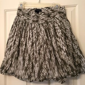 Banana Republic abstract print skirt - Size 6